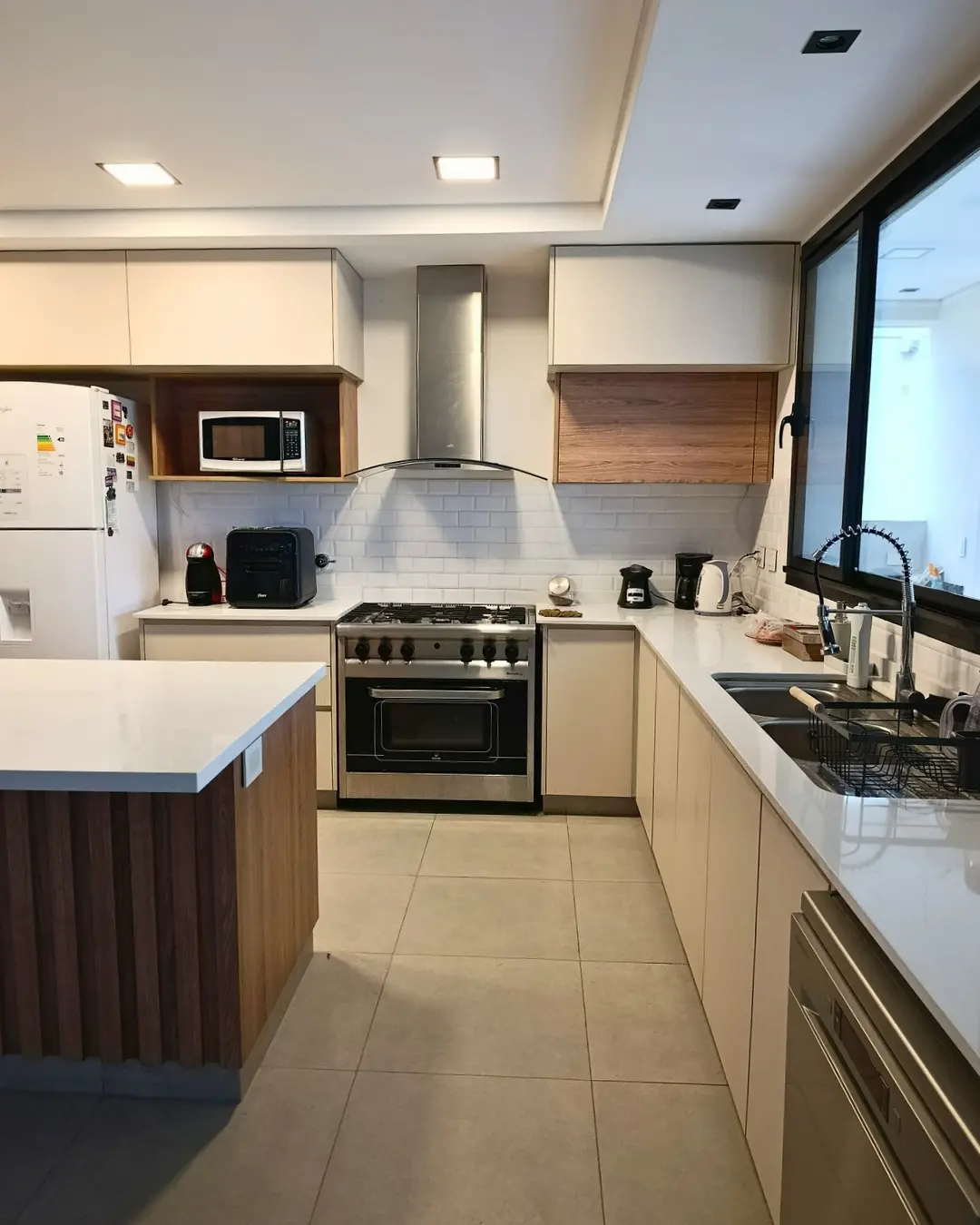 Cocina Olmo Finlandés y Lino Chiaro